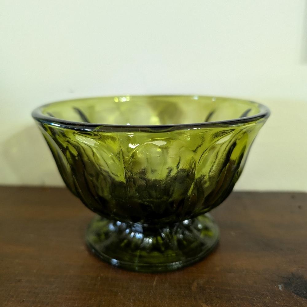 Vintage Anchor Hocking Fairfield Avocado Green Glass Footed Bowl Candy Dish MCM